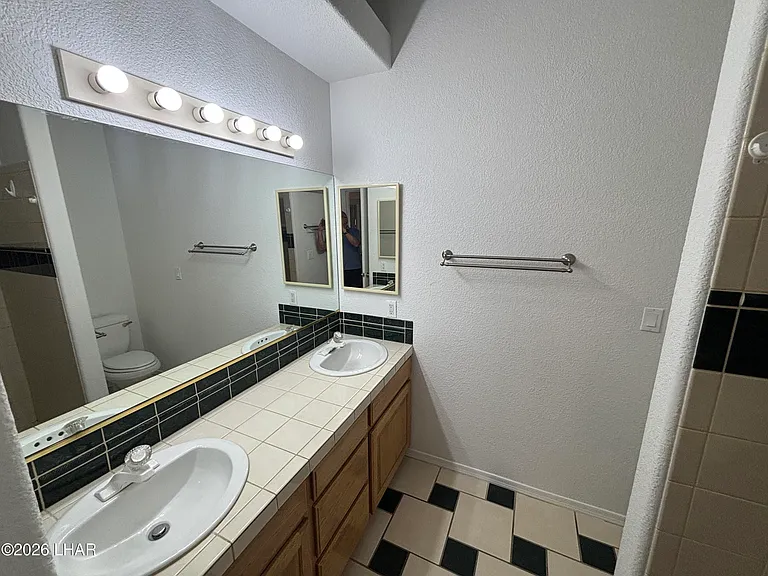 3864 N Stratford St — Photo 16