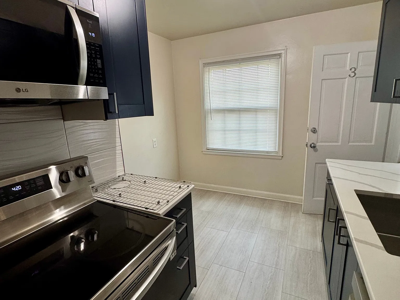 2 bed, 1.0 bath, 800 sqft, $1,315 — Photo 3