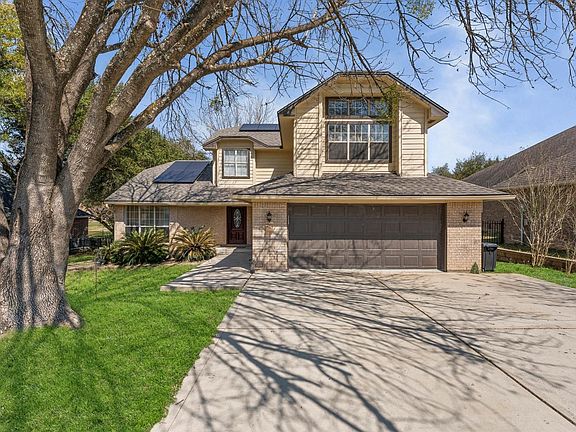 5th image of 228 April Waters Dr W