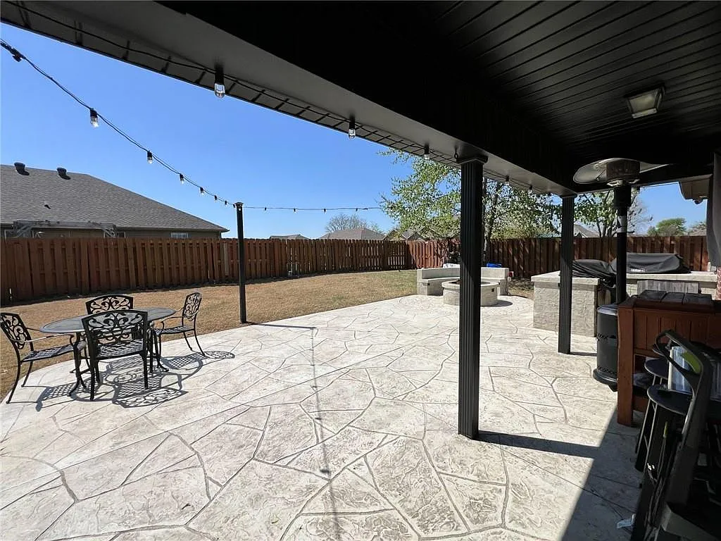 4305 Southwest Limestone Avenue - 1 — Photo 4