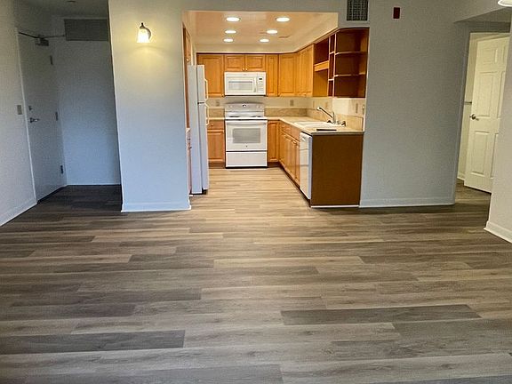 5th image of 4890 Diane Ave #H-314