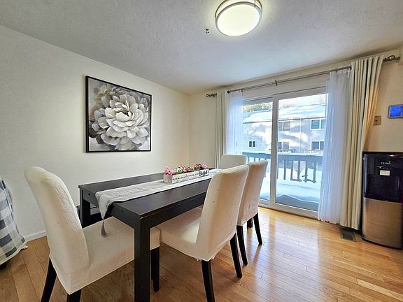 2nd image of 4 Villa Roma Dr Unit 4