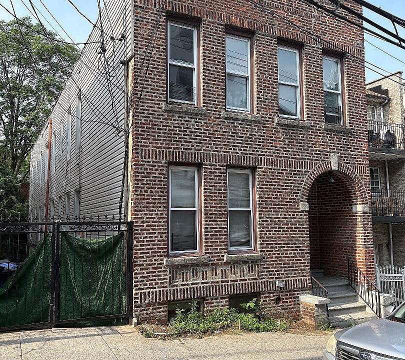 1st image of 632 E 223rd Street