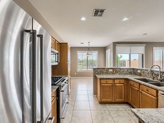 2nd image of 3509 E Meadowview Dr