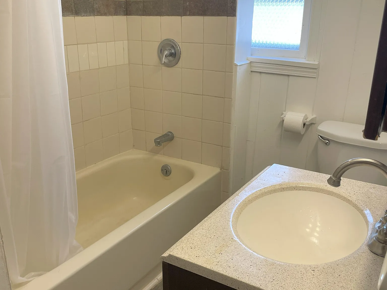 3 bed, 1.5 bath, 1312 sqft, $1,950 — Photo 3