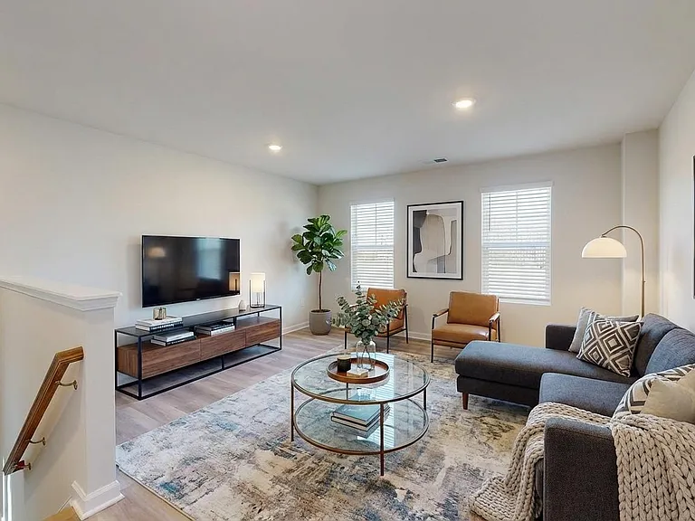 Quinn Residences at Snapping Shoals — Photo 30