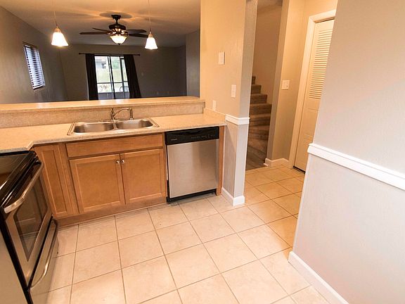 3rd image of 277 Monroe Ave #277