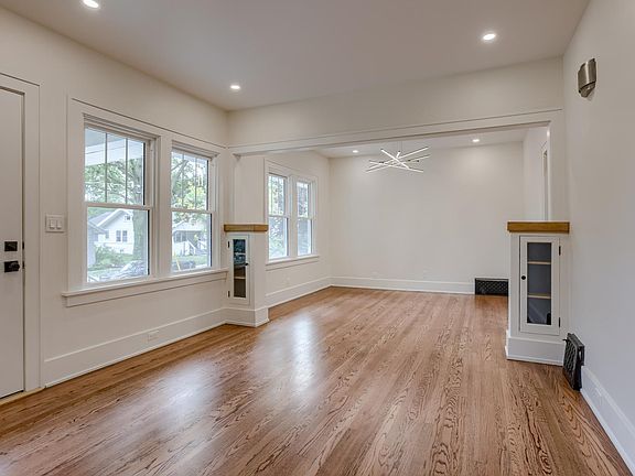 5th image of 910 N 50th Ave