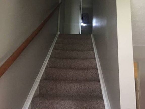 4th image of 469 Hard St