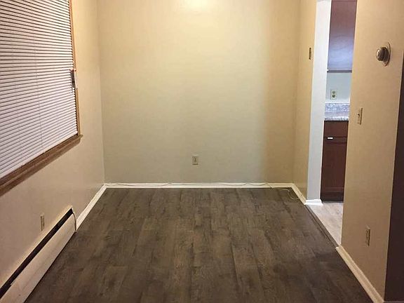 5th image of 3600 Fremont Ave N #9