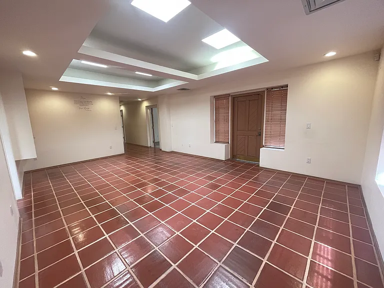 1709 Girard Blvd NE #1 — Photo 11