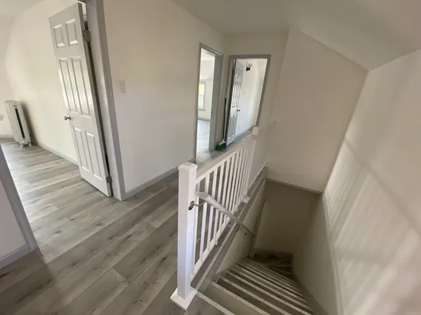 124 Winfield Avenue image 7 of 19