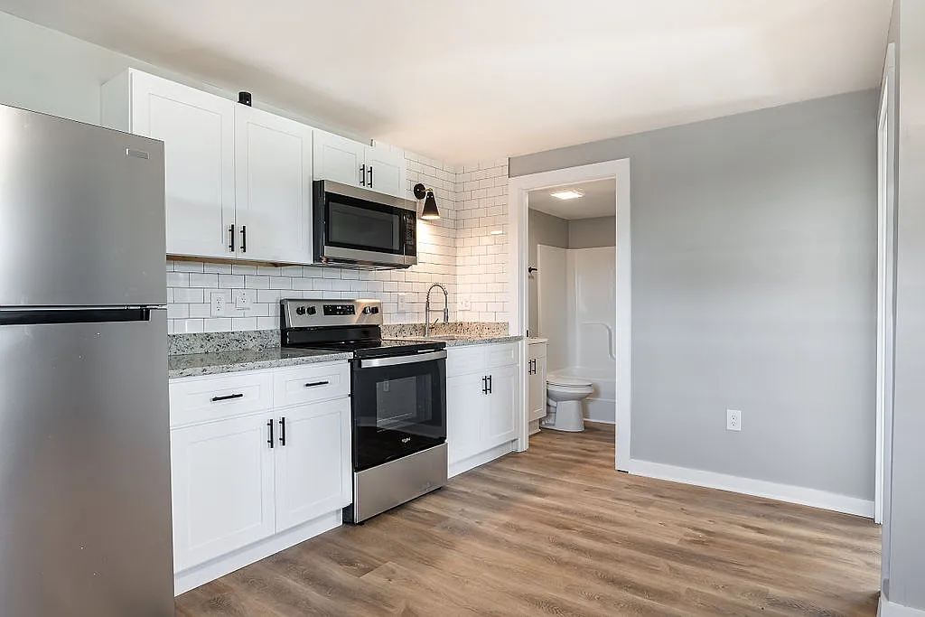 Genesis Apartments 650 — Photo 1