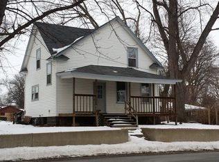 1308 E 4th St, Sterling, IL 61081