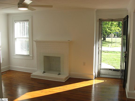 4th image of 102 Oakland Ave