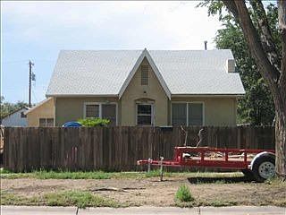 2nd image of 1106 N Lea Ave