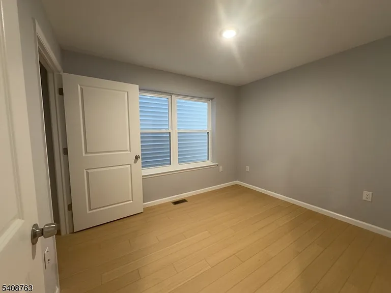 27 Isabella Ave #1-2 — Photo 16