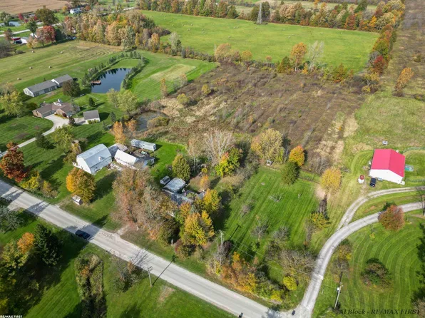 8894 Arnold Rd, Ira, MI 48023