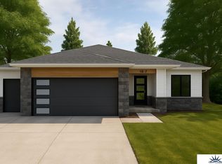 19913 Weir St, Omaha, NE 68135