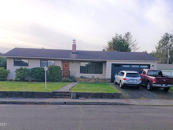 2nd image of 3015 NE Yacht Ave