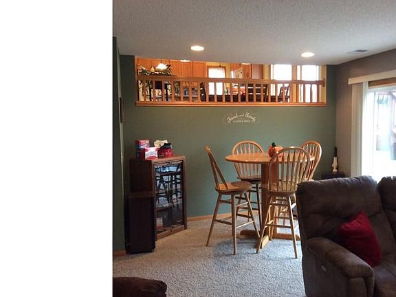 2nd image of 707 Melville Cir
