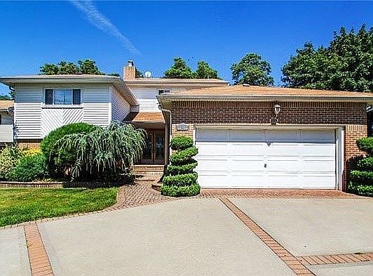 1st image of 21 Wallace Dr