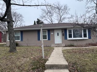 603 Skylark Dr, Rockford, IL 61107