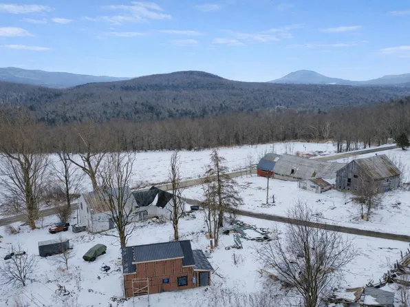 12 Baraw Road, Lowell, VT 05847