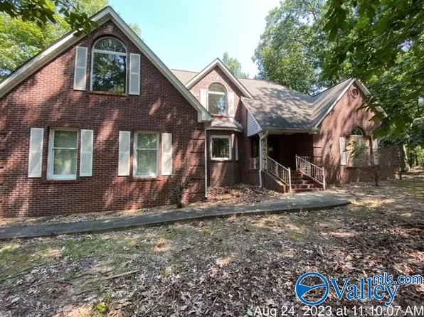1130 Walker Dr, Glencoe, AL 35905