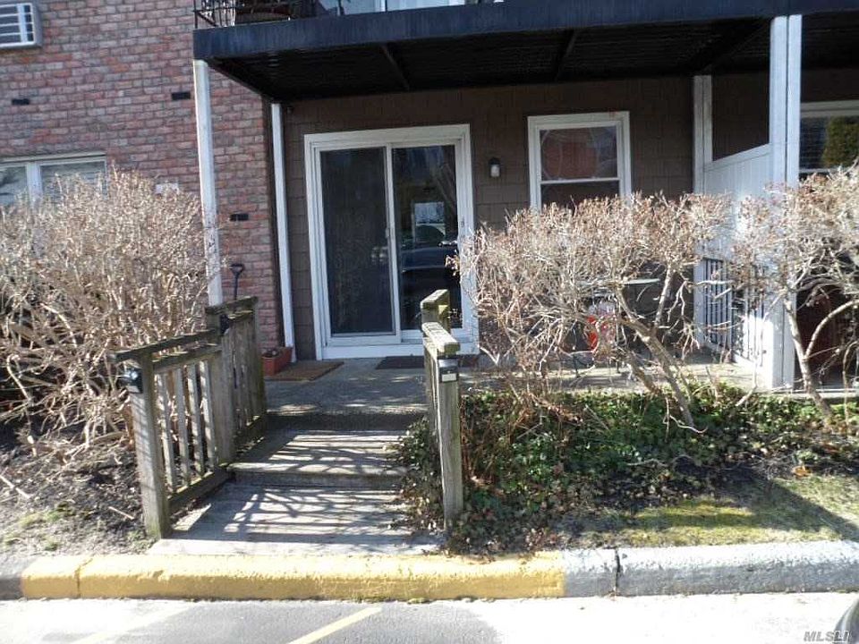 2nd image of 4406 Wilshire Ln #J6