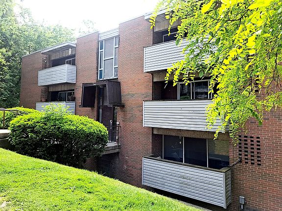4th image of 646 Grandview Ave #104