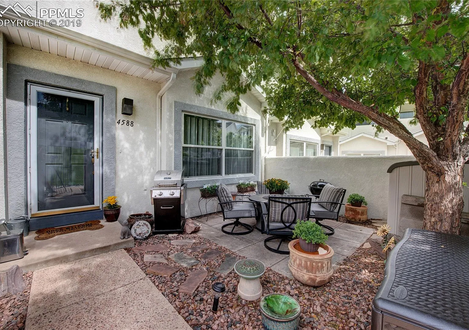 3 bed, 1403 sqft, $2,100 — Photo 3