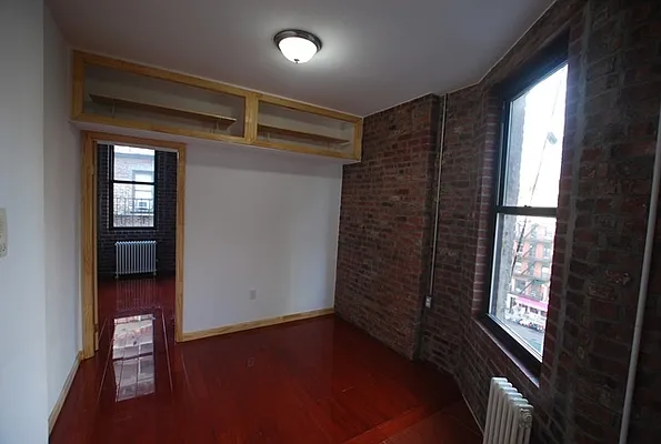 Rented by Nest Seekers International | media 18