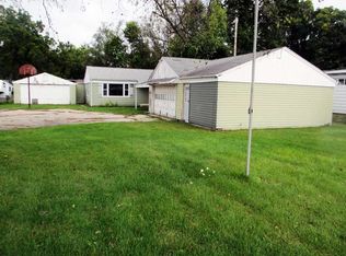 624 Harlem Rd, Machesney Park, IL 61115