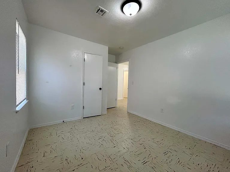 224 Bainbridge Ave — Photo 11