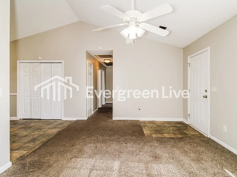 333 White Gables Dr — Photo 3
