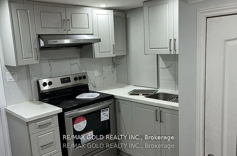 85 Humberstone Cres — Photo 1