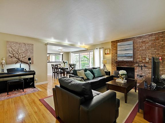 3rd image of 873 Lily Ave
