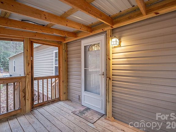 4th image of 310 Sassafras Gap Ln