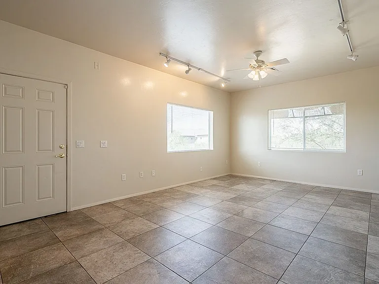638-642 E. Lester St. ( 638, 640, 642 ) — Photo 70