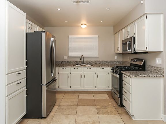 5th image of 5221 Shady Grove Ln