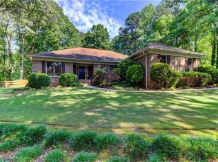 365 Waverly Hall Cir, Roswell, GA 30075
