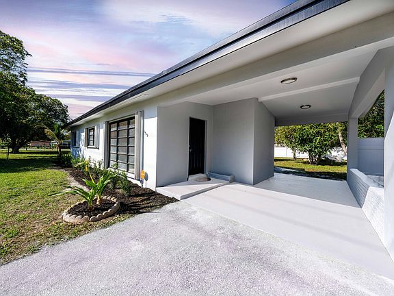 5th image of 1425 NW 15th Avenue