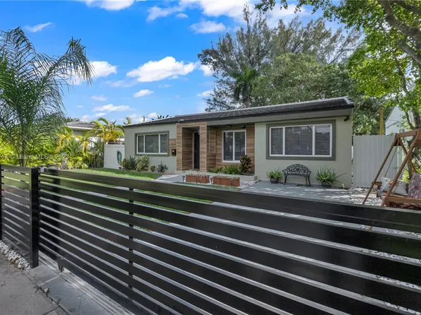 1330 Marseille Dr, Miami Beach, FL 33141