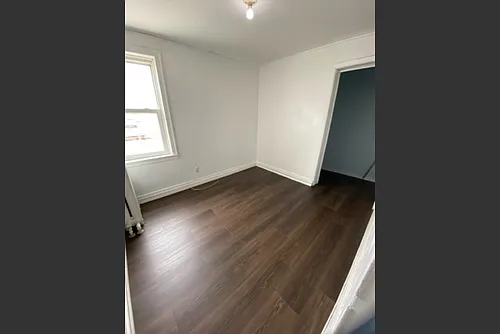 337 Albert St E #1 Photo 1