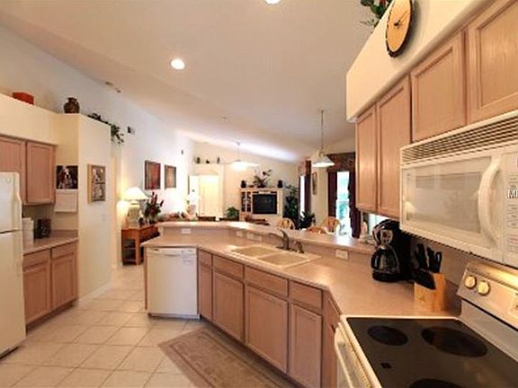 3rd image of 15120 Greater Groves Blvd