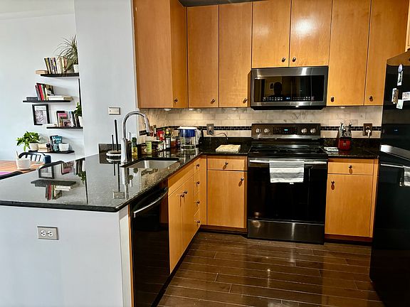 4th image of 520 John Carlyle St Unit 312