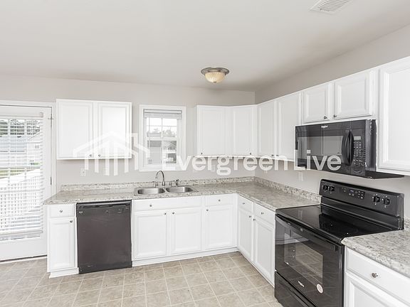 4th image of 142 Cattle Baron Ln