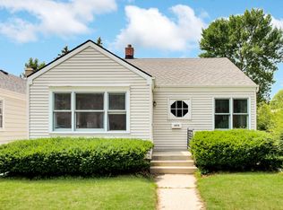 4975 N Berkeley Blvd, Whitefish Bay, WI 53217