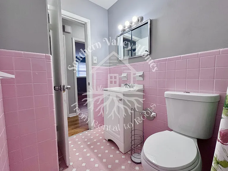 305 Sparta St — Photo 14